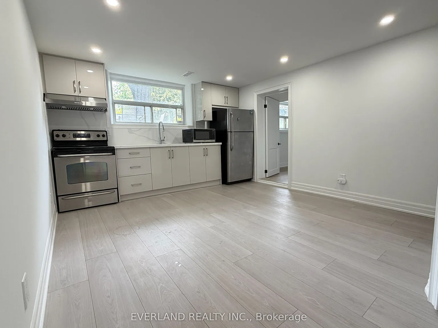 116 Sylvan Ave — Photo 1