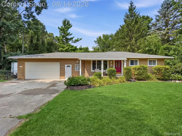 4855 Cecelia Ann Ave, Clarkston, MI 48346