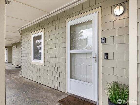 2nd image of 501 Shoreview Drive S #206