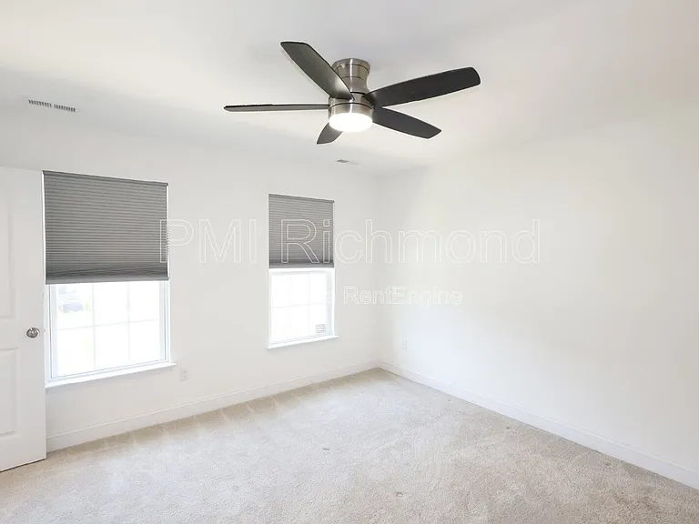 425 Randolph View Dr — Photo 25