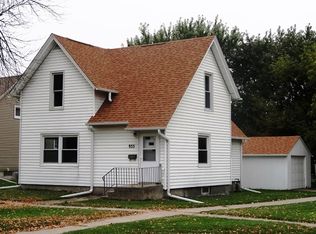 935 Spring St, Grinnell, IA 50112