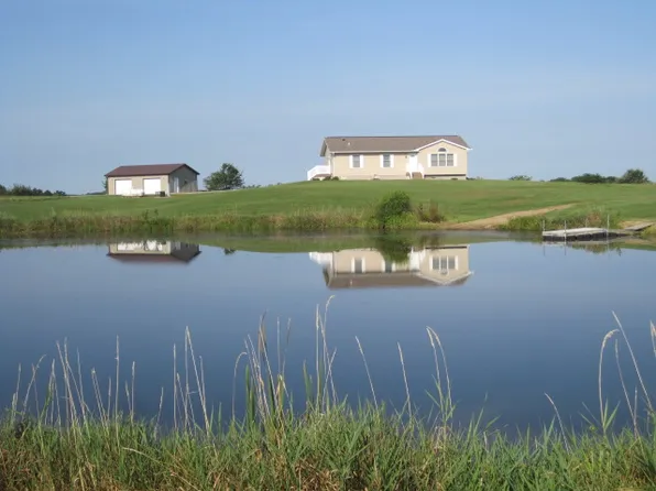 28642 Cove Court, Moravia, IA 52571