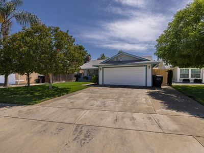 926 N Parkwood Court, Visalia, CA, 93291