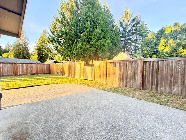 20628 NE 75th Pl — Photo 28