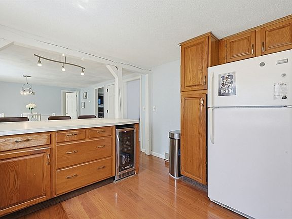 5th image of 6 Hillside Rd