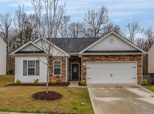 9222 Avery Meadows Dr, Charlotte, NC 28216