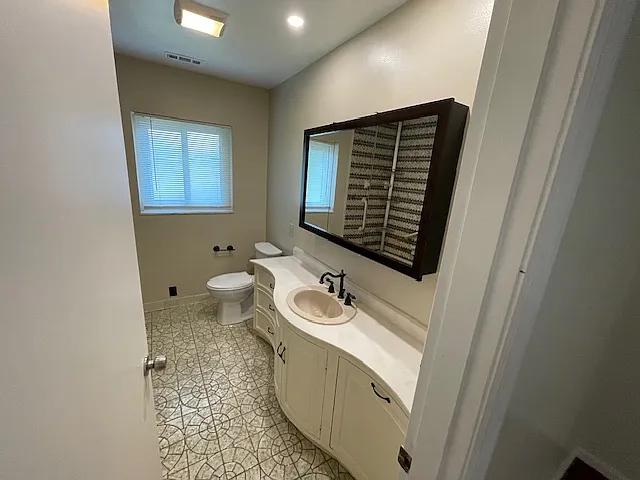 6904 Euclid Ave — Photo 16