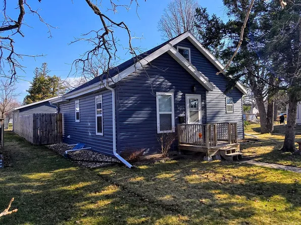 603 2nd St SE, Roseau, MN 56751