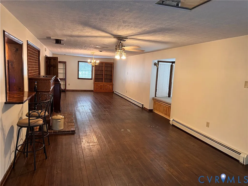 3 bed, 1.5 bath, 1760 sqft, $2,550 — Photo 4