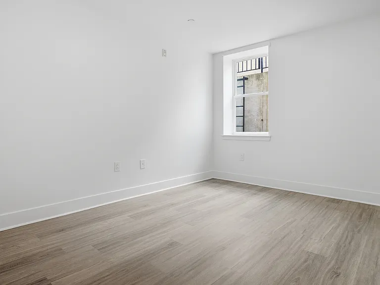 6036 Market St #1C — Photo 8