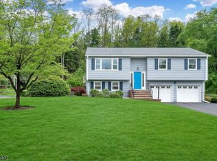 15 Meadow Ln, Hackettstown, NJ