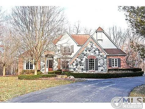9406 Lake Ridge Dr photo 1