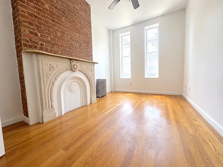 141 N 8th St #1L — Photo 4
