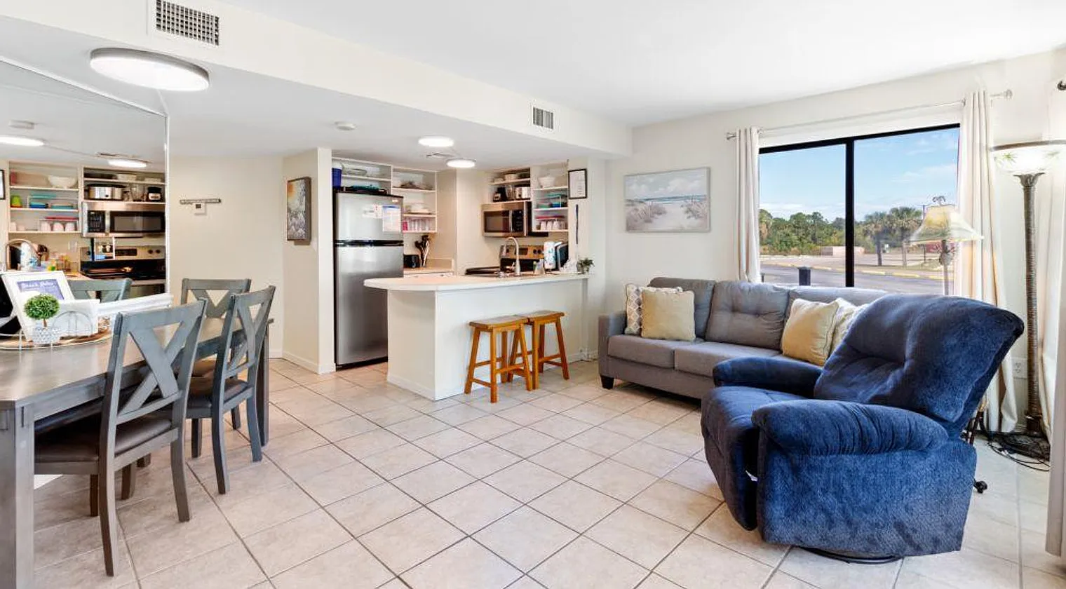 2 bed, 2.0 bath, 839 sqft, $3,280 — Photo 1