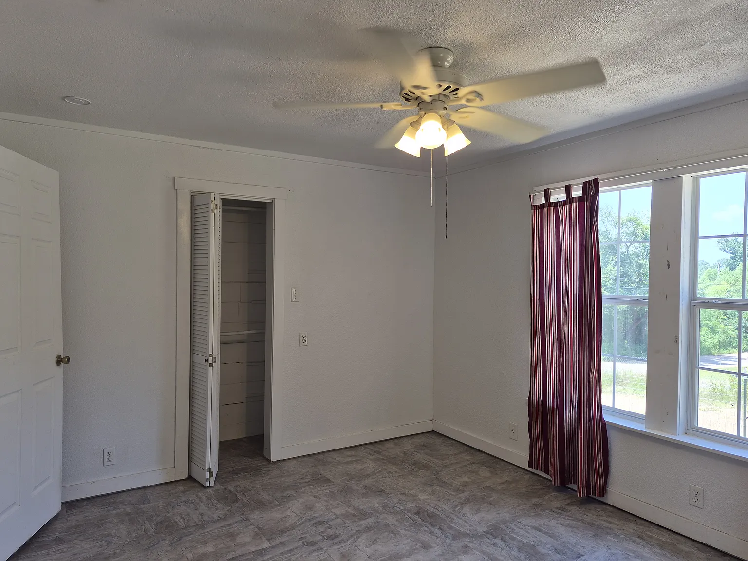 2 bed, 1392 sqft, $1,095 — Photo 4