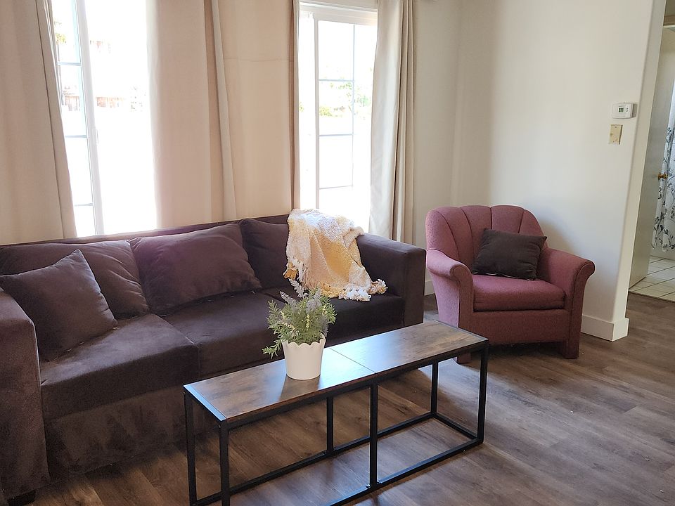 2nd image of 2717 Orchard Ave APT 10