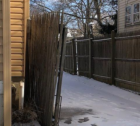 3rd image of 1045 Dietz Ave