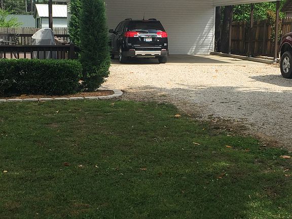 4th image of 907 NE 2nd St