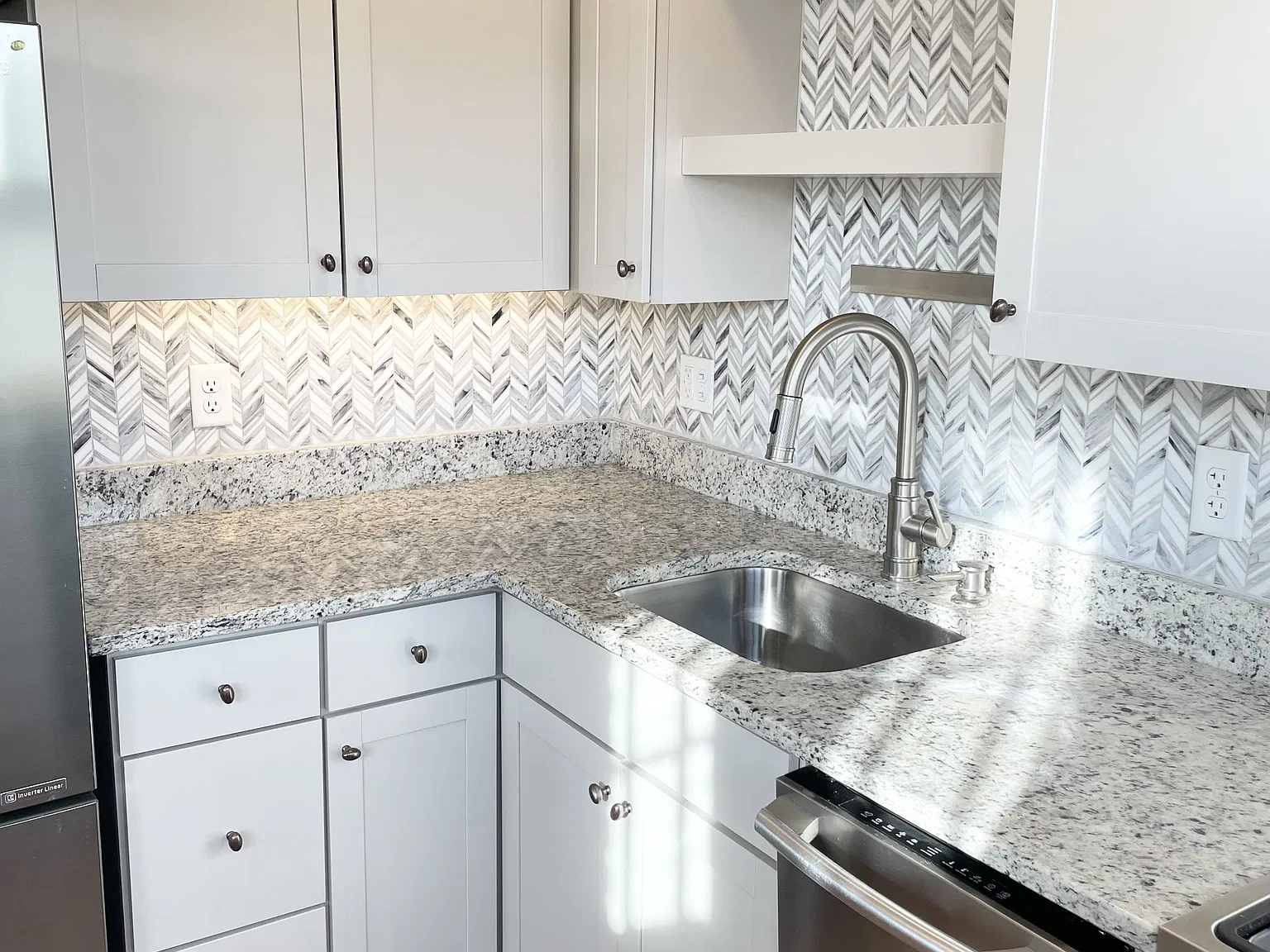 833 Grand Apartments — Photo 4