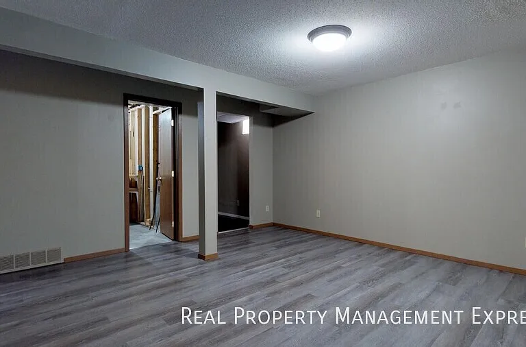 4712 E Blazewood Dr — Photo 9