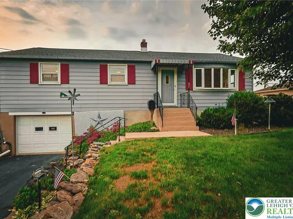 517 W Saint Elmo St, Nazareth, PA 18064