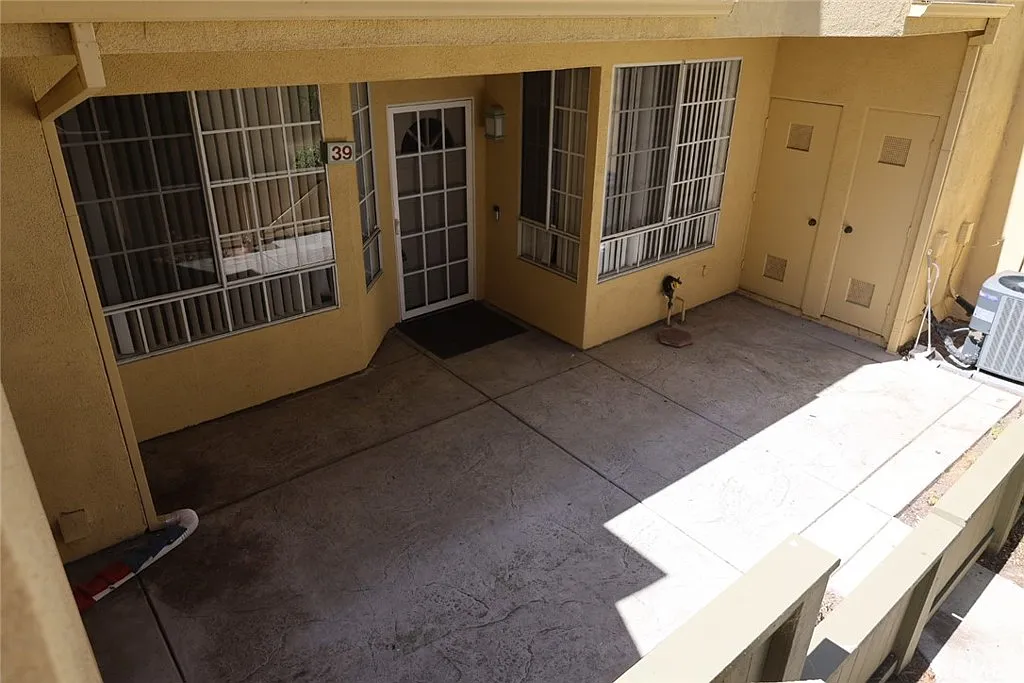 1 bed, 728 sqft, $2,850 — Photo 3