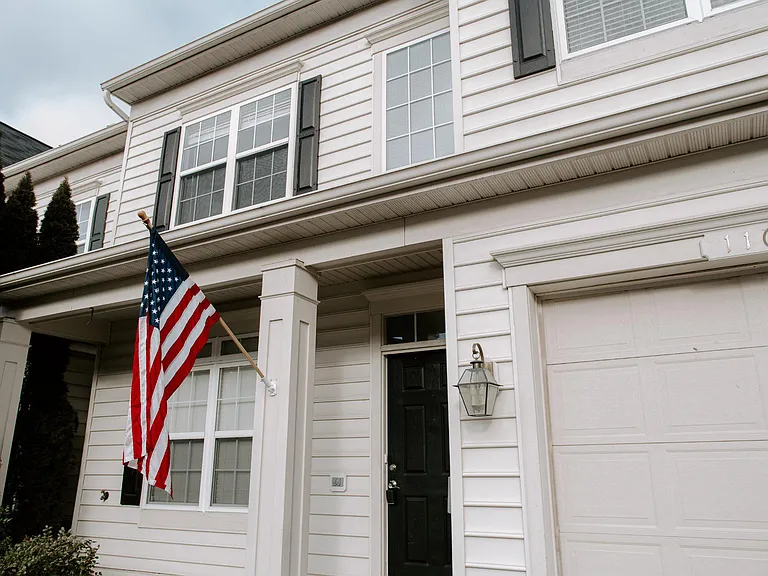 110 Quinton Oaks Cir — Photo 1