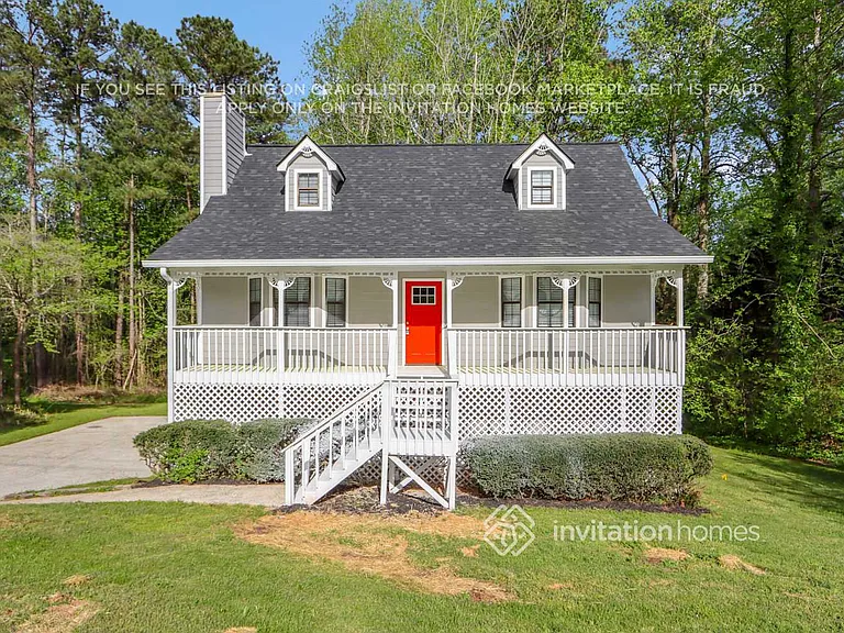 155 Russell Dr — Photo 2
