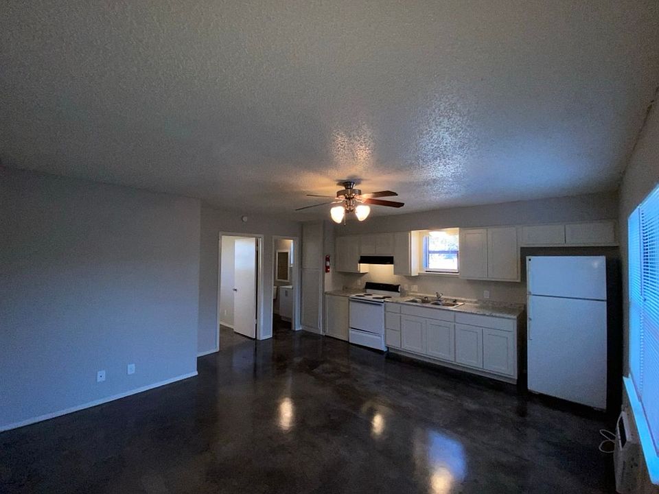 2nd image of 2909 San Antonio St APT 6