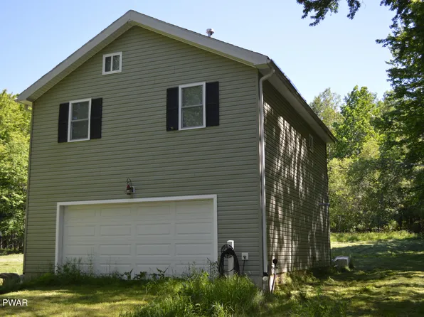 478 Gravity Rd, Lake Ariel, PA 18436