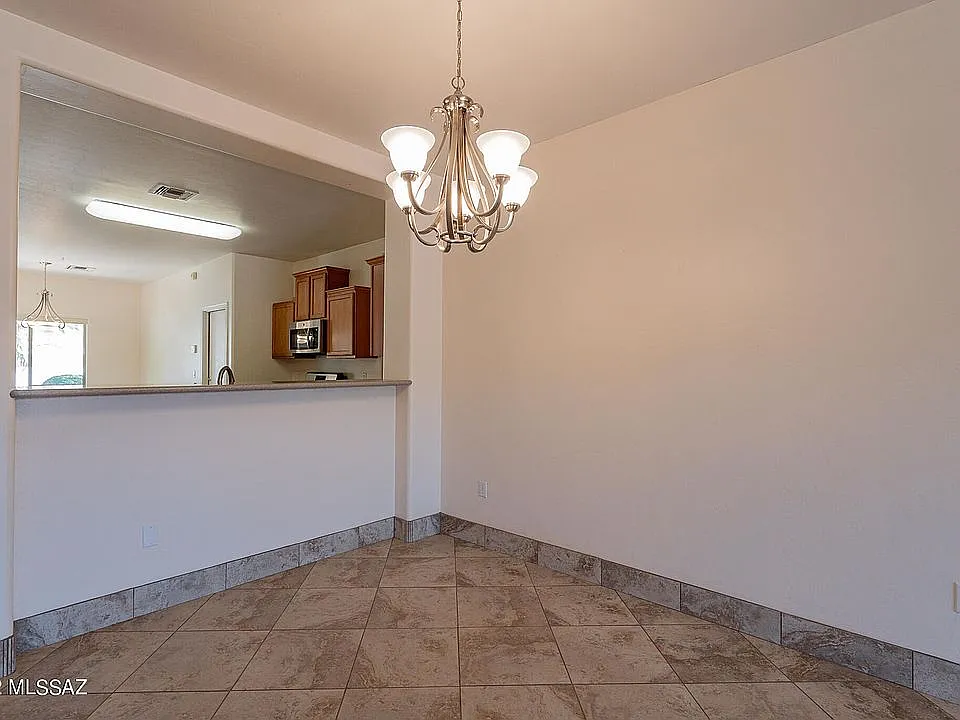 2 bed, 1800 sqft, $1,800 — Photo 4