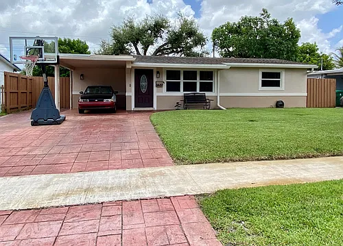 9457 SW 51st Pl Photo 1