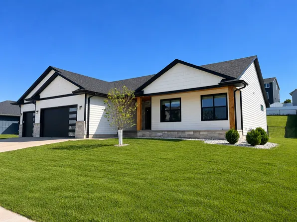 1625 W Burton Dr, Brandon, SD 57005