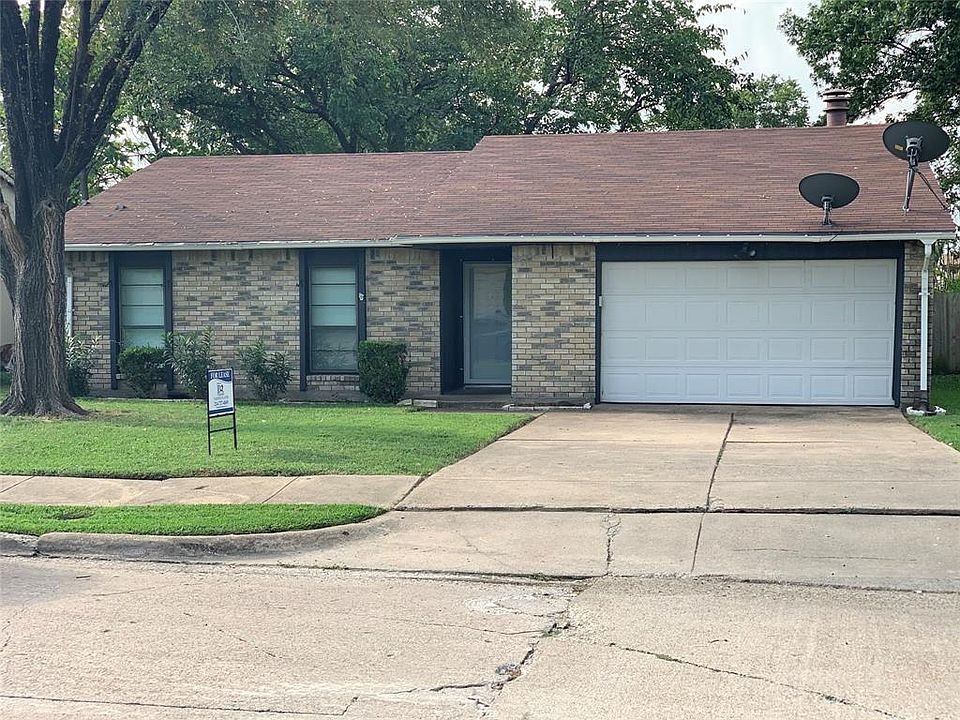1st image of 216 Rockcrest Dr