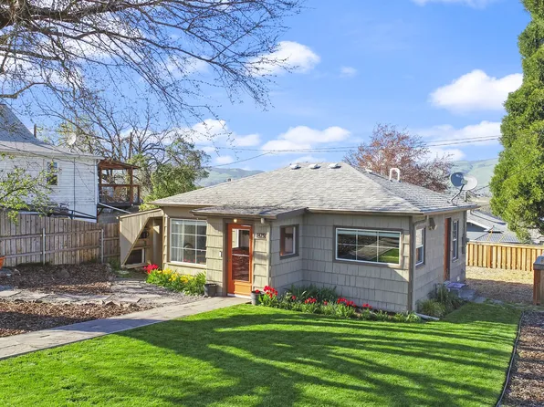 1425 E 11th St, The Dalles, OR 97058