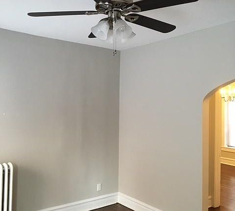2nd image of 1250 W Bryn Mawr Ave