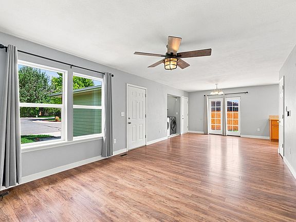 5th image of 403 Broadview Dr