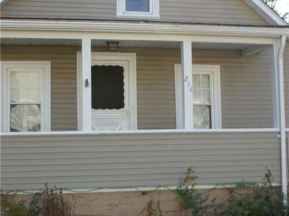 214 Chandler Ave, Pawtucket, RI 02860