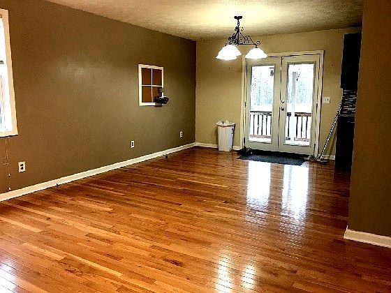 4th image of 1051 Twin Pine Rd