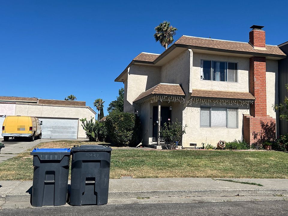 1st image of 2470 Beaufort Dr