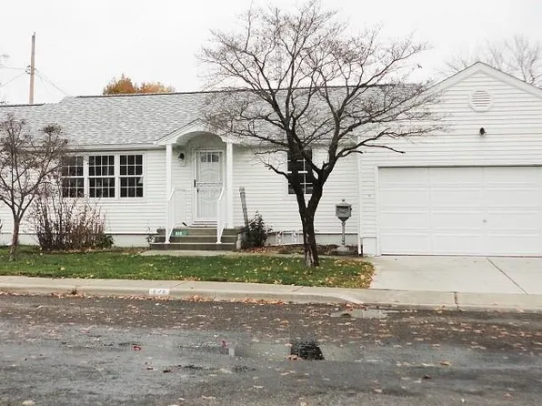 828 Hawley St, Taylorville, IL 62568