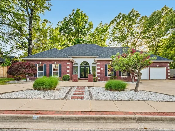 3 David Dr, Bentonville, AR 72712