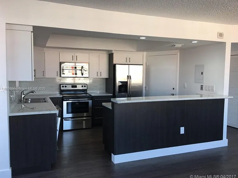 1301 NE Miami Gardens Dr #1625W — Photo 2