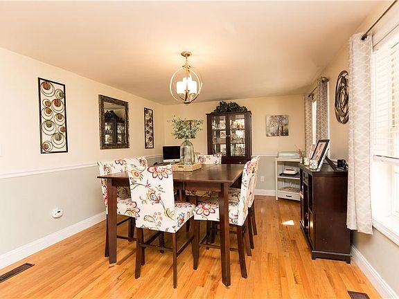 4th image of 33 Nardolillo St