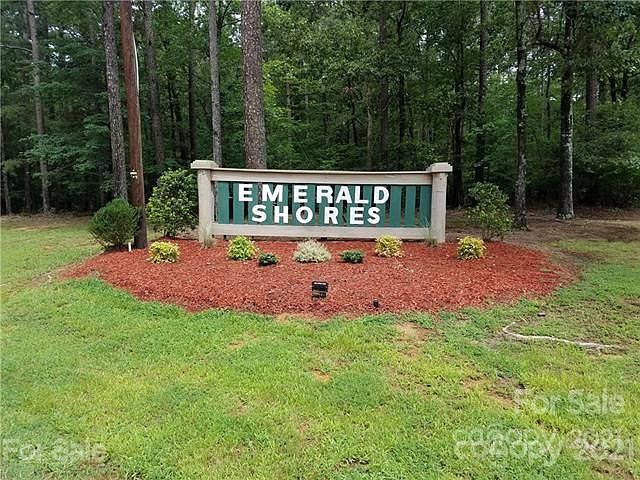 2nd image of 14 Emerald Shores Rd