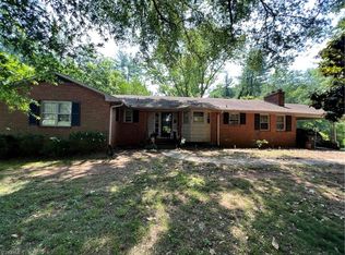 5231 Silas Creek Pkwy, Winston Salem, NC 27106