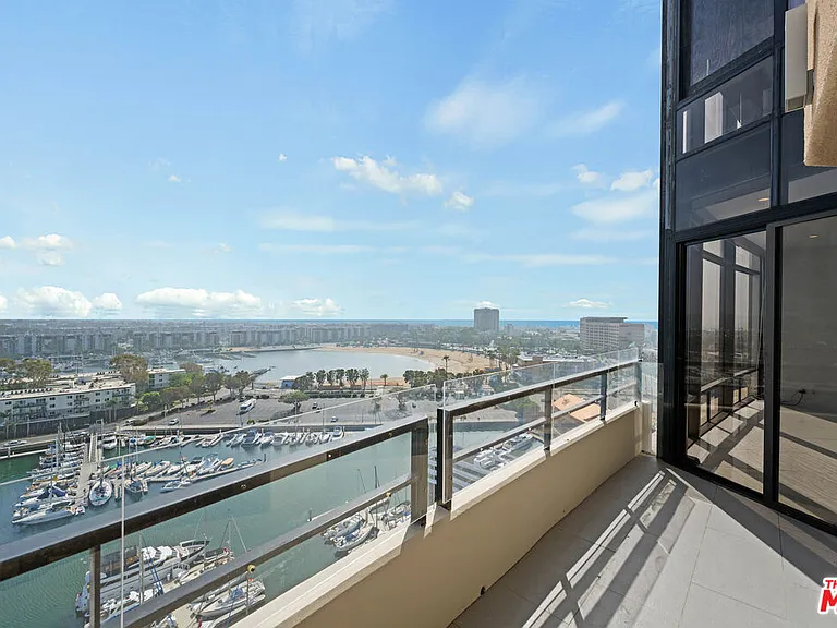 4267 Marina City Dr #Penthouse 4 — Photo 22