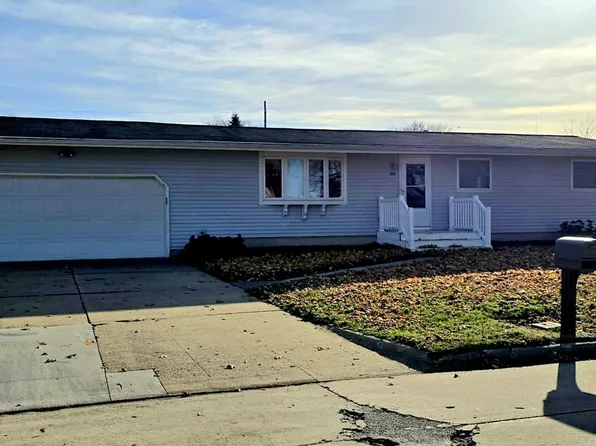 108 Rob Roy Ln, Charles City, IA 50616