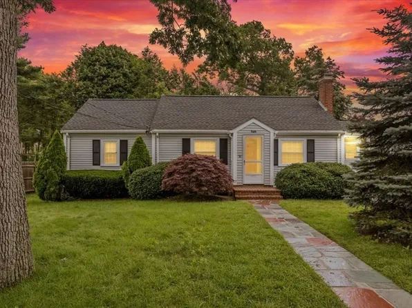 50 Torrey Ave, Brockton, MA 02301