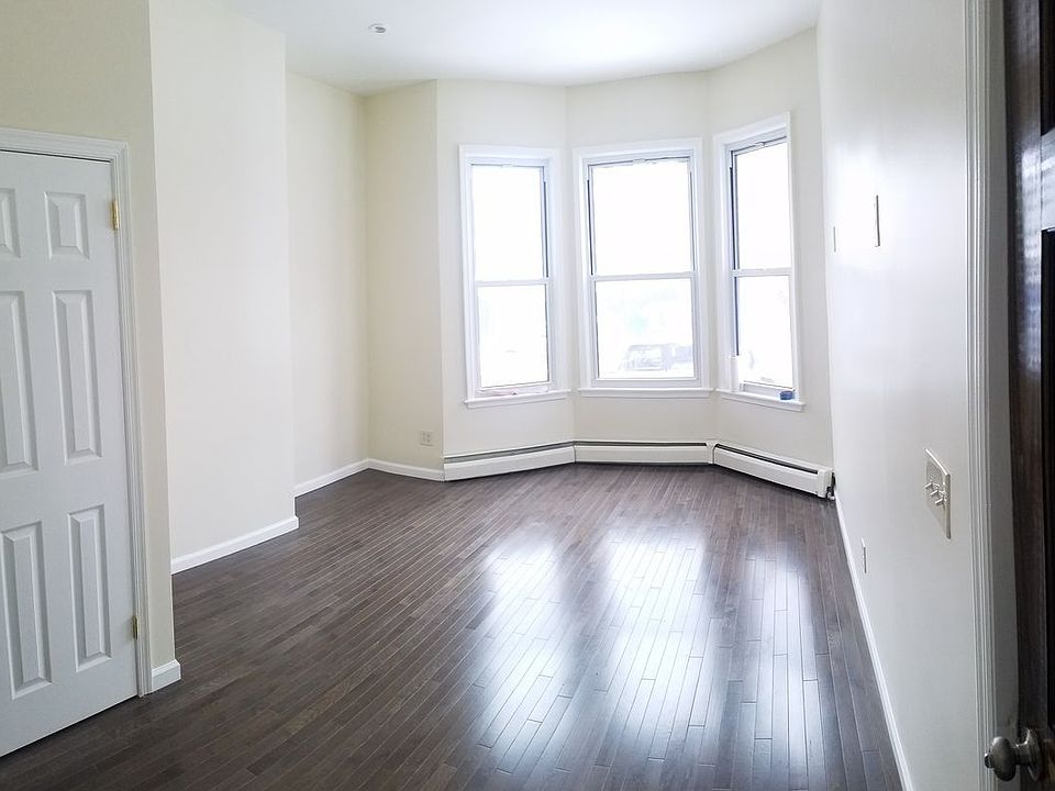 2nd image of 344 Fenimore St #1